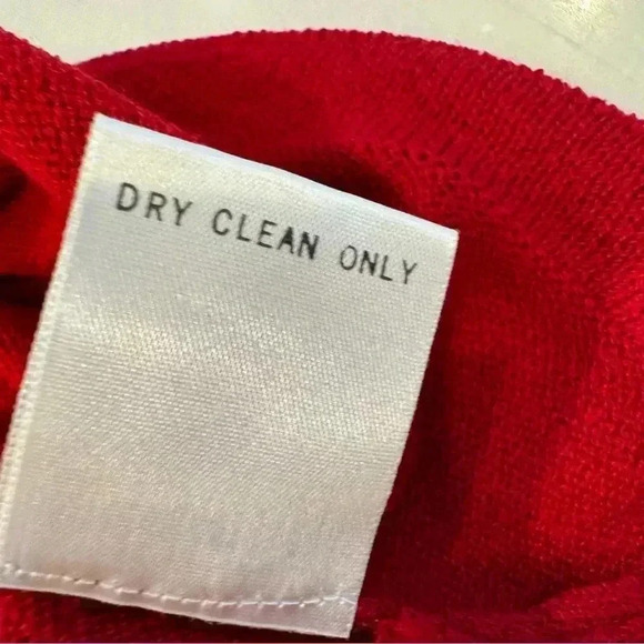 St John by Marie Gray women’s red knit top w/ gold detail around neck sz M - Picture 6 of 10